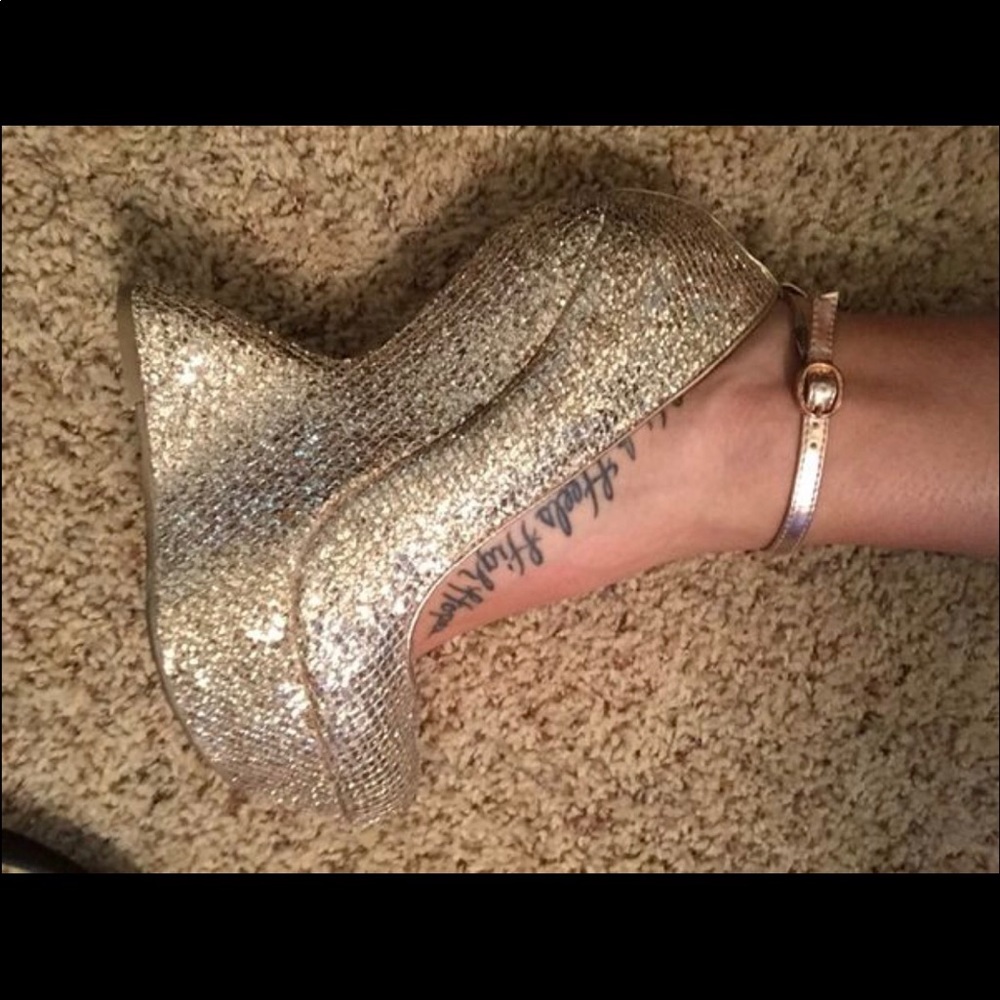 DONATED Gravity sequin heel - Picture 1 of 2